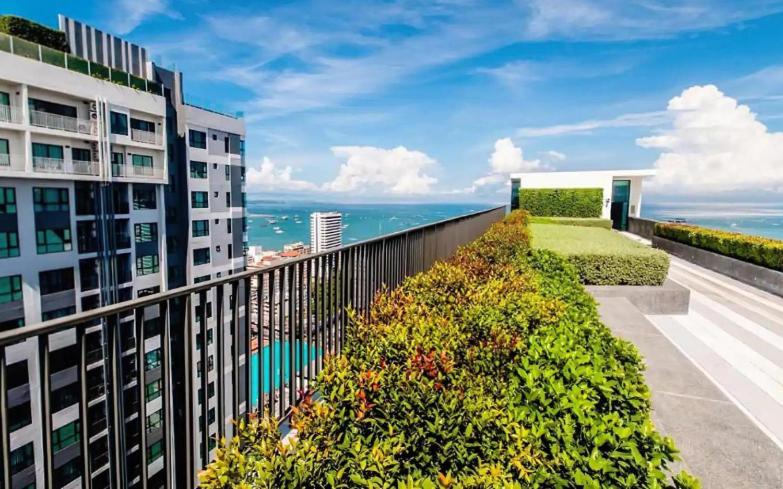 The Base Quiet King-bed With Infinity Pool & Free Netflix Apartment Pattaya